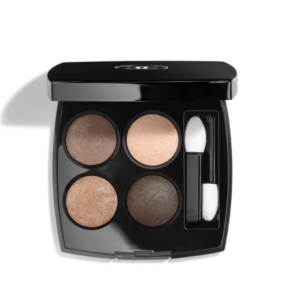 💙💙CHANEL Eyeshadow and make up bag set 💙💙 - Picture 3 of 9
